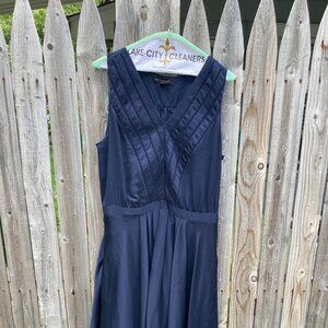 Banana Republic size 12 TALL navy blue dress with pockets